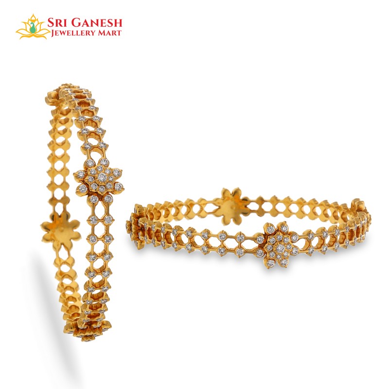 Charvi Diamond Bangle