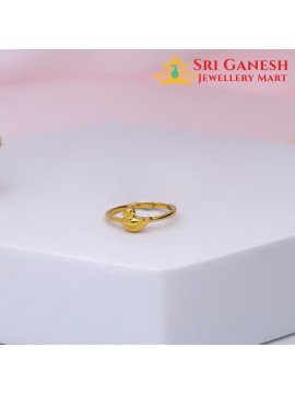 Modish duck ring