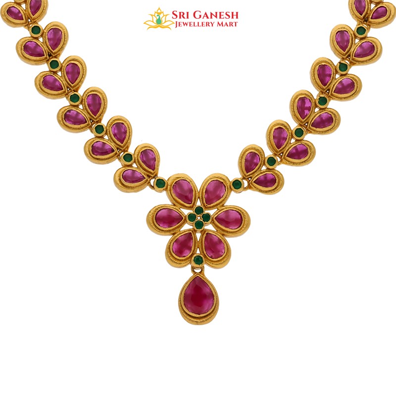 Vivha Short  Necklace