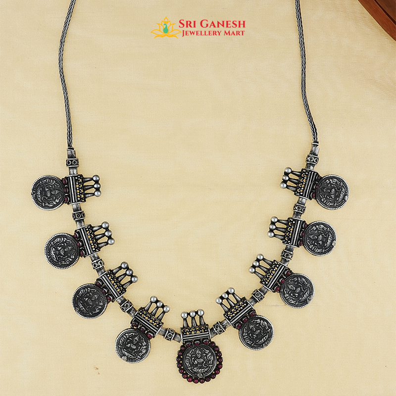 Hiranya Short Necklace