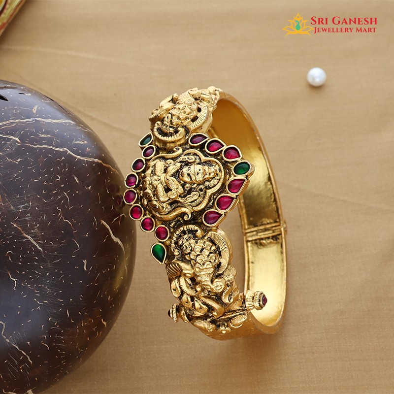 Prasuthi Single Bangle