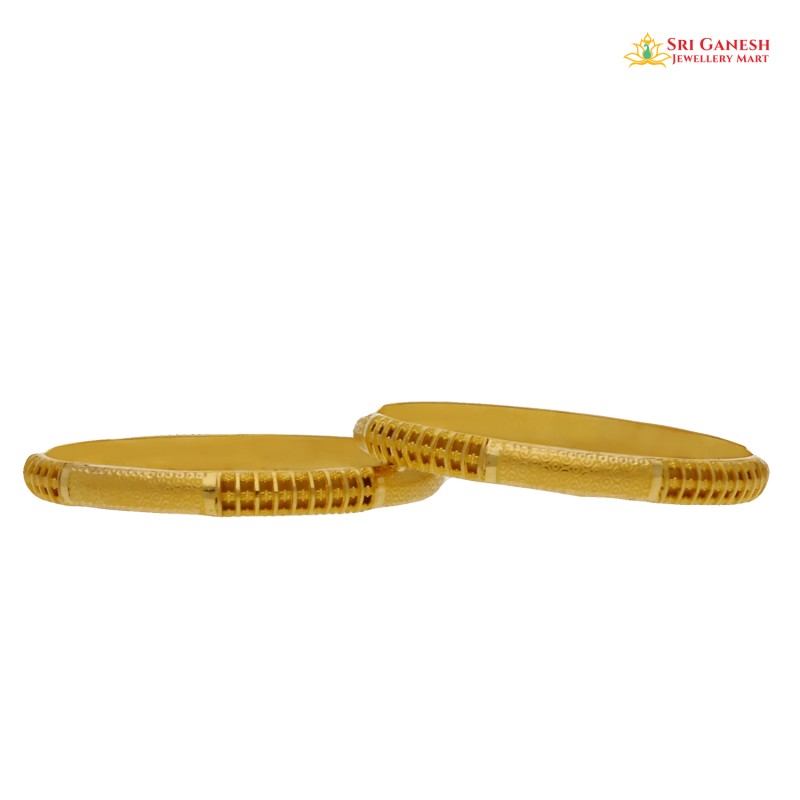 Sculptum Plain Gold Bangle