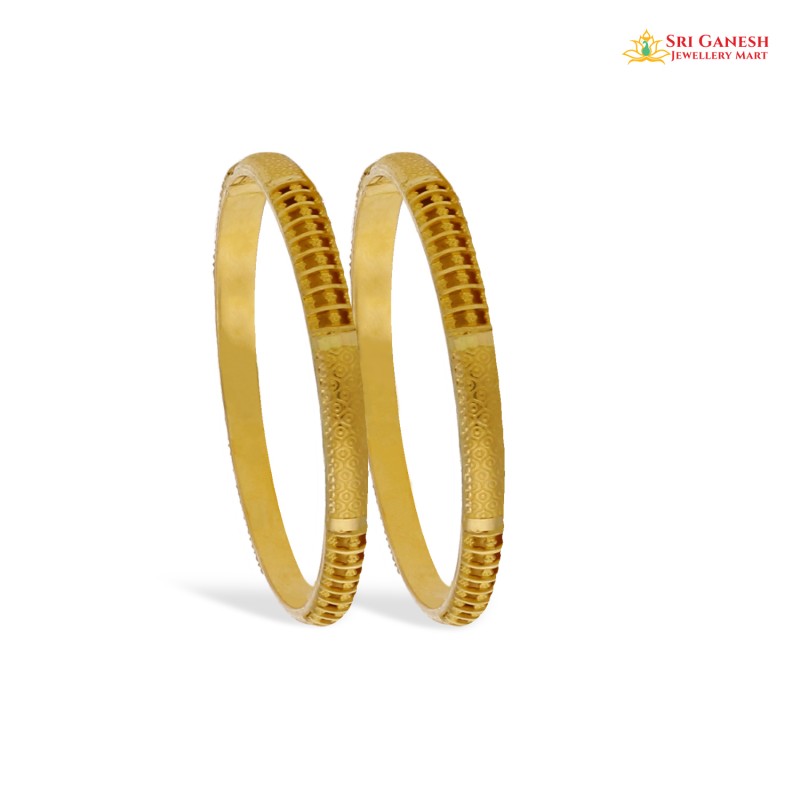 Sculptum Plain Gold Bangle