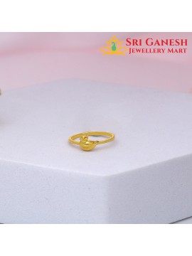 Modish duck ring