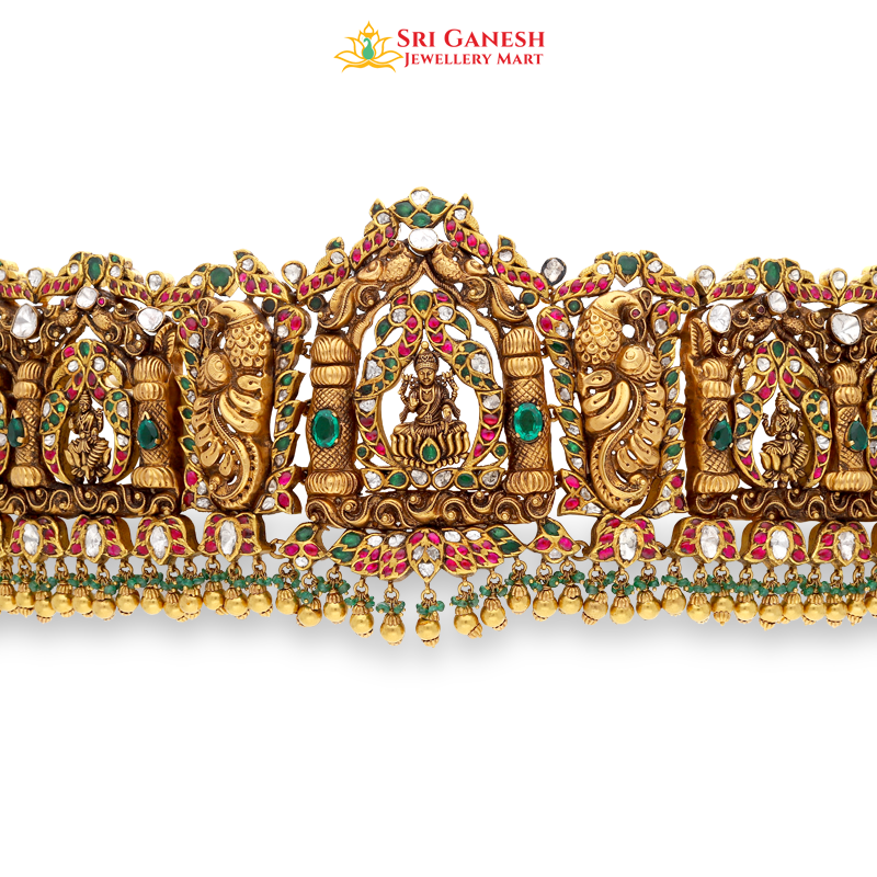 Harinee Red Kundan Oddiyanam