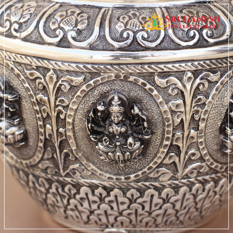 Varalakshmi Antique Kudam